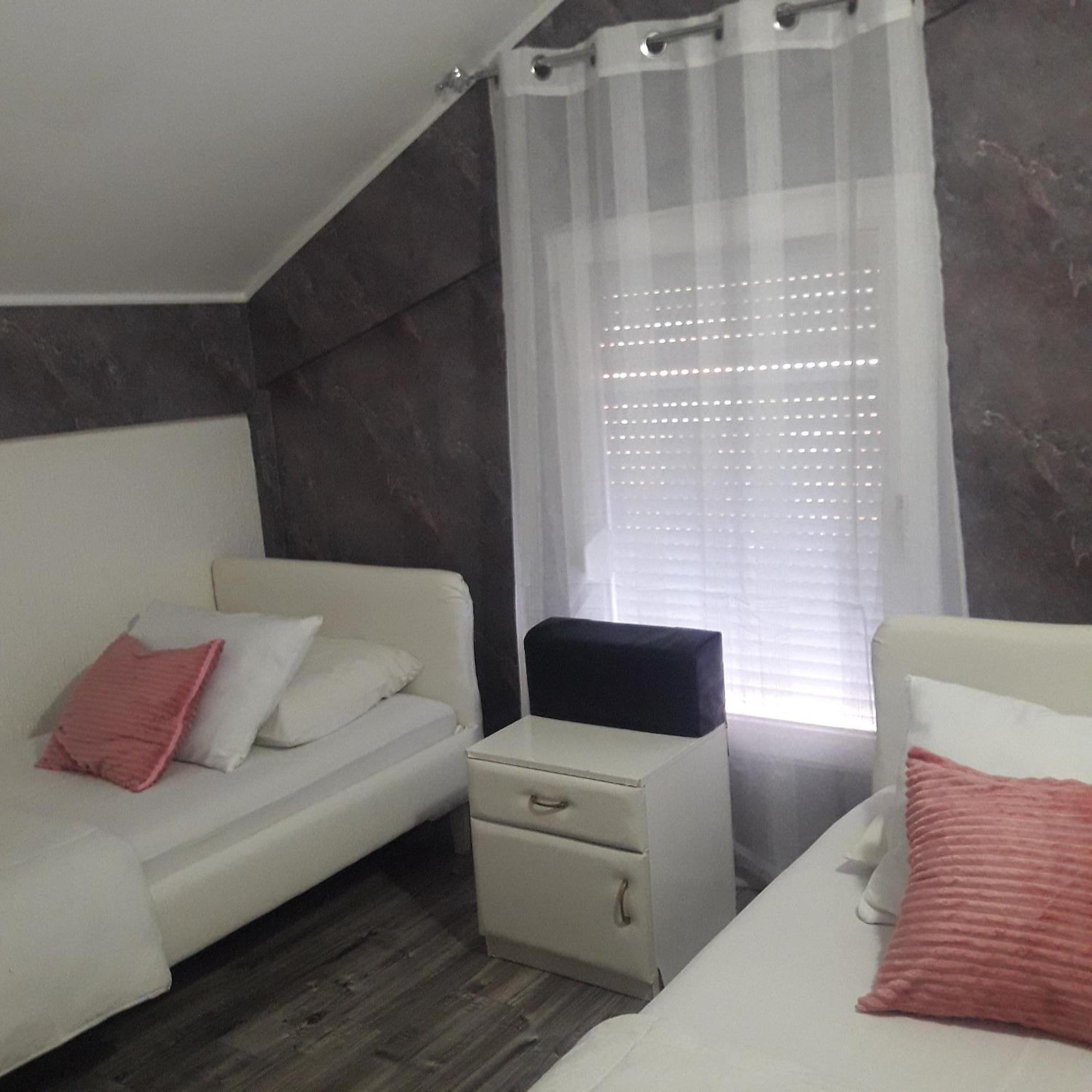 Apartmani Ni エクステリア 写真